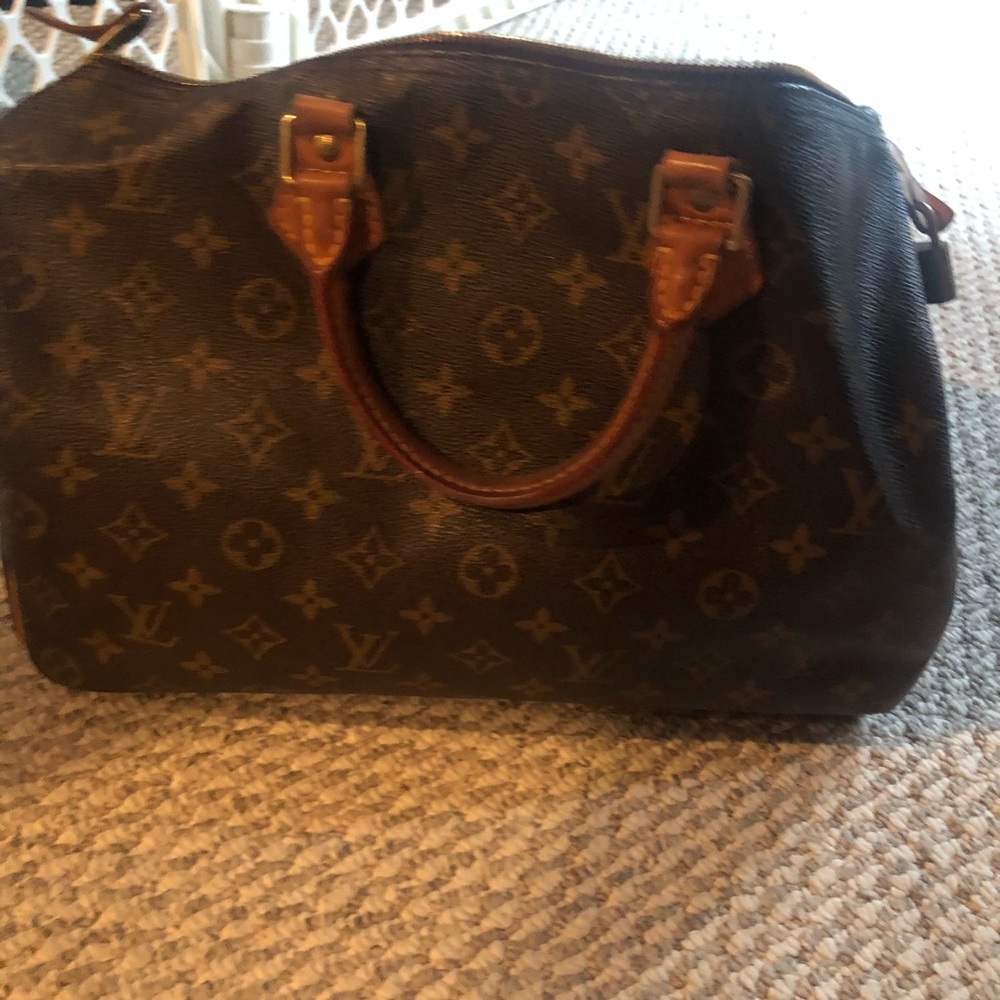 Speedy Louis Vuitton bag